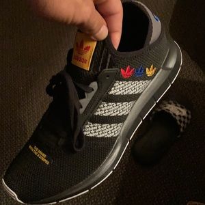 Adidas 11 1/2 Blck running shoes